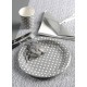 gobelet gris a pois blanc en carton deco de table chic