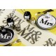 Chemin de table Mr & Mrs blanc noir intissé 5 M