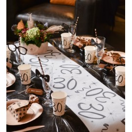 Chemin de table anniversaire 30 ans en intissé 5 M