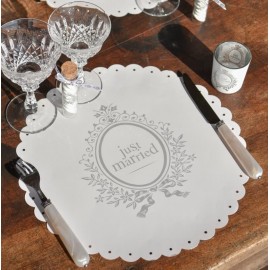 Set de table blanc Just Married rond les 6 