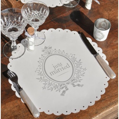 Set de table blanc Just Married rond les 6 