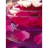 Pétales de rose fuchsia en tissu avec feuilles les 100