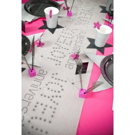 Chemin de table joyeux anniversaire gris intissé 5 M